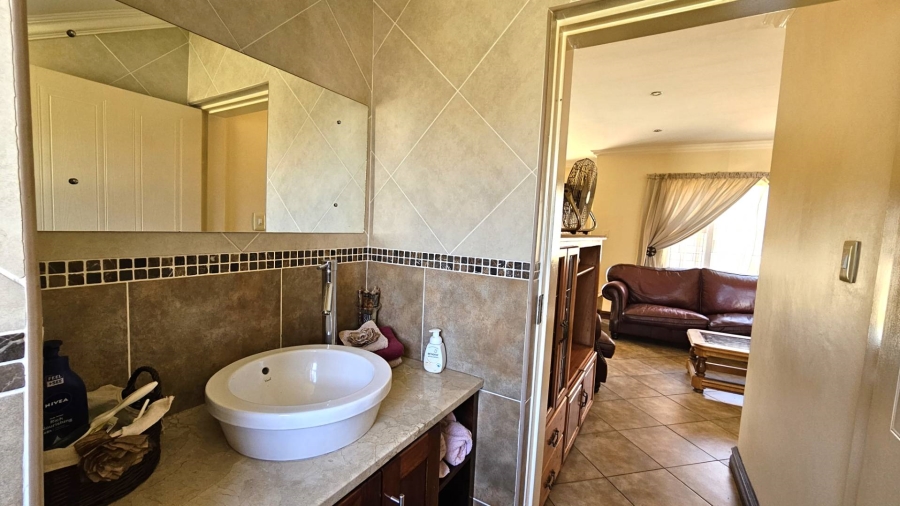 3 Bedroom Property for Sale in Melodie North West